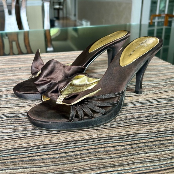Chinese Laundry Brown Satin Peep Toe Heels with a Bow and Crystal Detail 9.5 - Picture 4 of 7